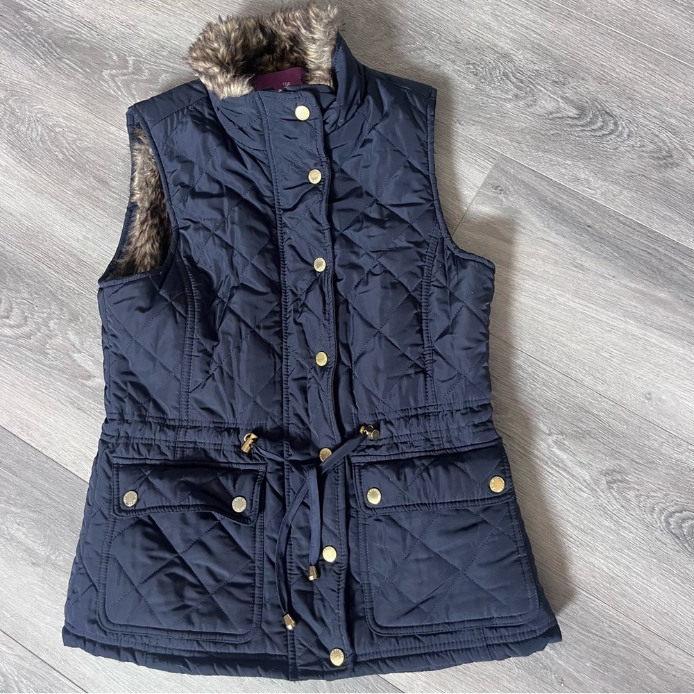 Navy faux fur lined puffer vest with gold detail Small